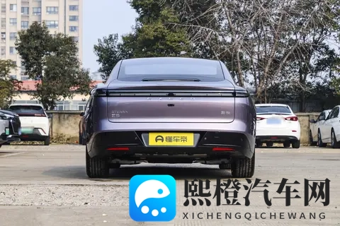 星纪元ES 25款增程版:1570km续航+469马力,家用商用双优之选-2