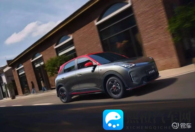 拔萝卜不盖被子：萝卜出土忘遮盖，暖阳照耀惹人笑-2