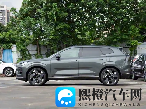 沃尔沃插混中大型SUV，限时2699万起，外观豪华厚重，续航很出色-1