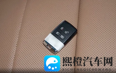 车长5102mm,全系标配20T引擎,捷豹XFL在售两款车型如何选?-1