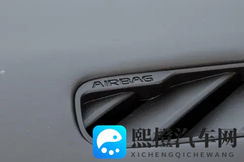 腾势N8L正式发布!20T插混+空悬+6活塞,大六座SUV新标杆?-2