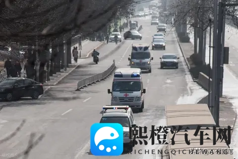 应急车道换胎扣12分?老司机都踩过的坑,说清楚合法操作边界-1