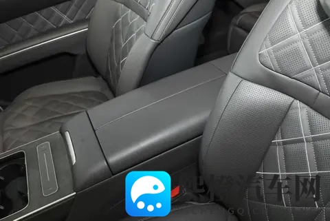 用技术打破固有认知!蔚来ET9试驾感受:气场强大,科技感拉满-2