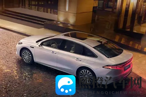 分化加剧!10月插混销量榜:双强垄断格局固化 细分赛道突围成关键-1