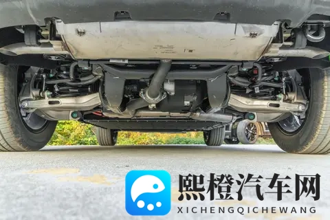 15 万预算想买 “全能 SUV”?捷途山海 T1 实测:通勤省油、越野能打-2