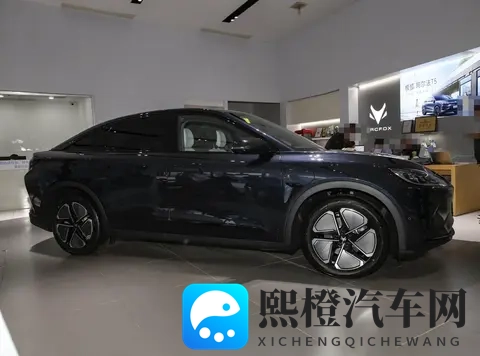 又一国产新能源，轴距2915mm，搭载华为双电机+宁德时代电池-2