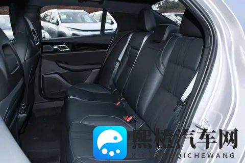 第三代领克03:紧凑型燃油轿车市场的实力新选择-3