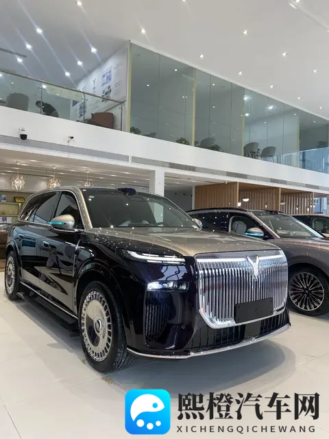 岚图泰山实车到店，长超5米2+后轮转向，配517马力+三腔空悬-2