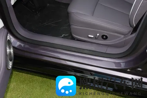 你身边的MPV专家 广汽传祺向往M8宗师版-1