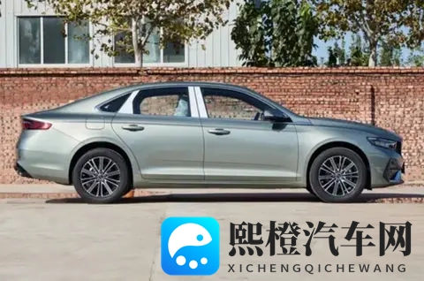 秋天买车纠结症又犯了？这台中国轿车让我重新认识豪华二字-1