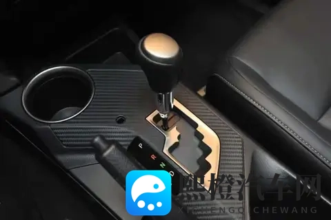 别浪费手自一体！M挡这3个场景用对，关键时刻能救命-1