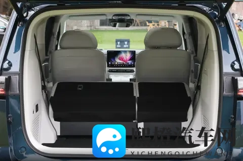 想买MPV被26款岚图梦想家吸引,这些细节,让家庭出行更舒心-1