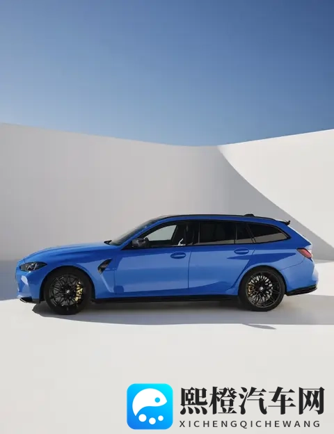 宝马M3旅行版来了,性能怪兽装下全家行李,燃油车最后的倔强-2