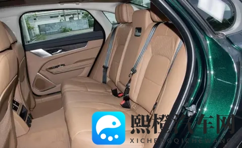 车长5102mm，全系标配20T引擎，捷豹XFL在售两款车型如何选？-1