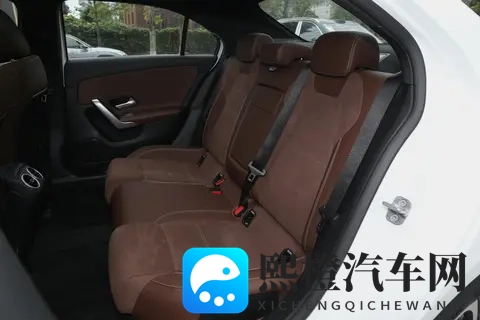 2513万起，2025款奔驰A级怎么选？对比配置之后有答案了-3