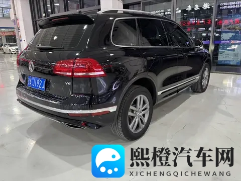 16万多拿下大众途锐,V6引擎+四驱,硬派越野也能家用-3