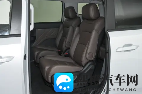 10万级MPV新标杆!星光730空间大、动力强,家用真香!-3