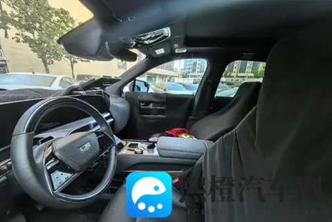 纯电“小凯雷德”?凯迪拉克VISTIQ国产现身,尺寸比IQ锐歌大一圈-3