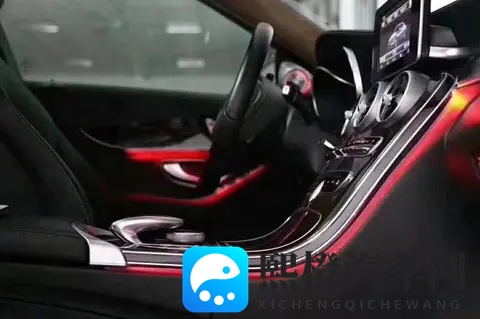 奔驰GLC260怎么选?动感型对比豪华型-1