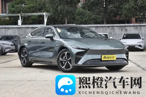 2025款星纪元ES纯电：续航700km，800V补能，真香-1