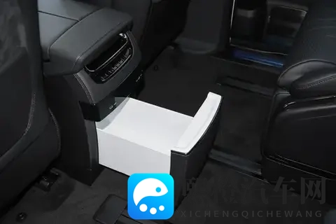 极氪009,集空间、安全、舒适于一身,宜商宜家豪华MPV值得一看-1