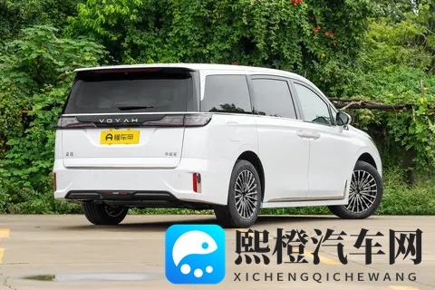 试完26款岚图梦想家,发现现在的MPV越来越卷了-3