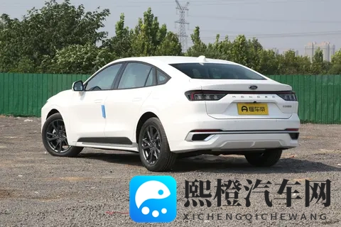 预算15万买合资B级车,蒙迪欧是实力派,还是性价比之选?-1