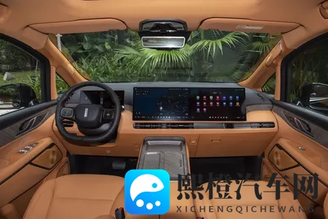 家用MPV推荐!7座布局,纯电+混动,续航700km,魏牌高山7-2