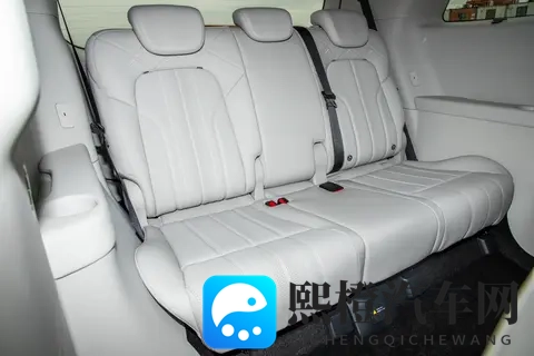 26款岚图梦想家，15T插混+四驱，大空间+舒适座椅，家用合适-1