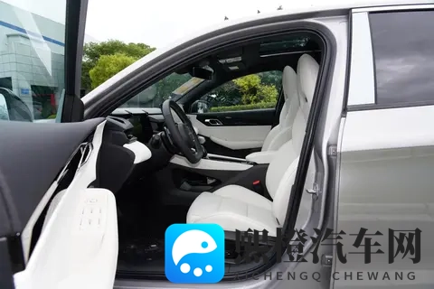 年底想买燃油车?这款 “狠角色” 别错过!聊聊第三代领克03-1