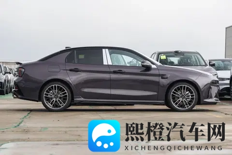 10-15万选燃油车?别再纠结了!看看第三代领克03购车享福利-3