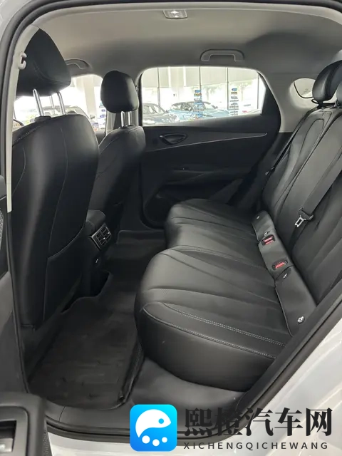 26款海豹06DM-i到店，配海域白配色+海盐灰内饰，续航128km+怀挡-2