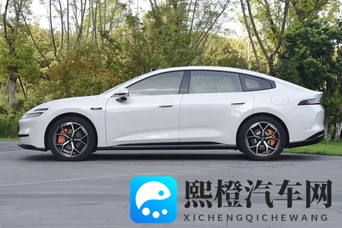 预售1199万元起,800V平台+全铝悬架,长安启源A06实力如何?-3