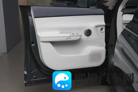 1898 万起，2025 款星纪元 ET 重塑豪华 SUV 标准-3