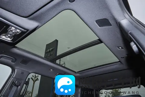 方程豹钛7:1300km超长续航+1880L魔术空间,解决带娃出行难题!-2