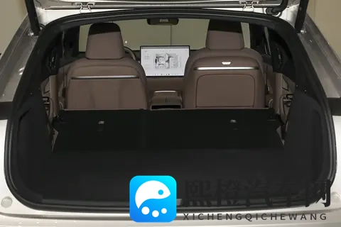 鸿日泡泡糖上市,重塑微电市场女性用车新标杆-1