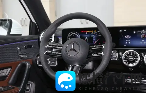 采用13T+7DCT动力组合,定位紧凑型车,25款奔驰A级怎么选?-2