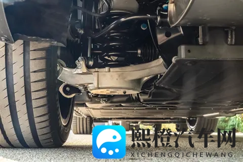 东风奕派eπ008增程超阔版五座:为全家出行打造的移动空间-2