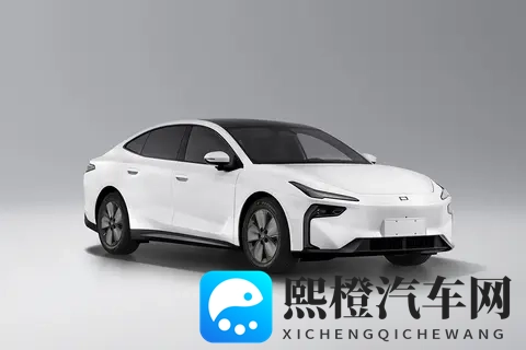 一汽奔腾悦意08亮相:纯电中大型轿车,202kW电机,2900mm轴距-1