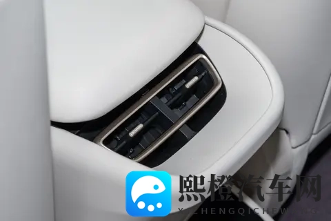 阿维塔06:高颜值,华为乾崑ADS +鸿蒙座舱,年轻人心中的豪华轿车-2