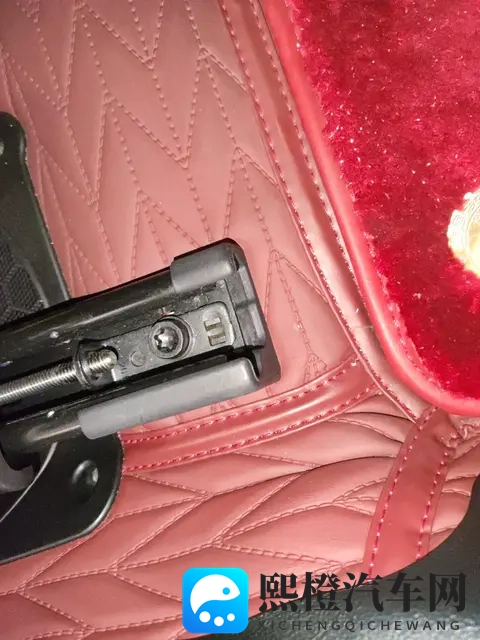 内外都更年轻化，“小号普拉多”？新一代RAV4荣放亮相-1