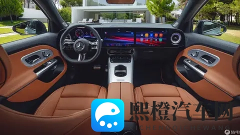 三联屏+星空顶 奔驰全新一代GLB内饰公布 12月8日推出-1