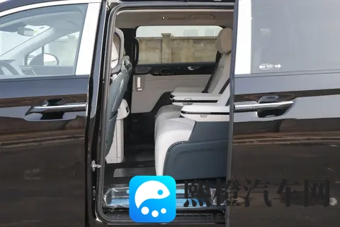 家用 MPV :高山 7 四驱 + 灵活空间,夏标配加热功能-2