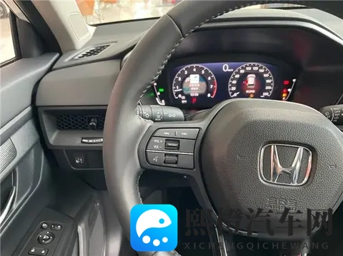 美女插插：智能驾驶新潮流，语音助手引领未来驾驶体验-1