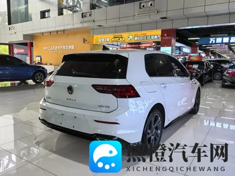 23款高尔夫R-Line Lite,准新车18万公里,1218万代步值不值?-1