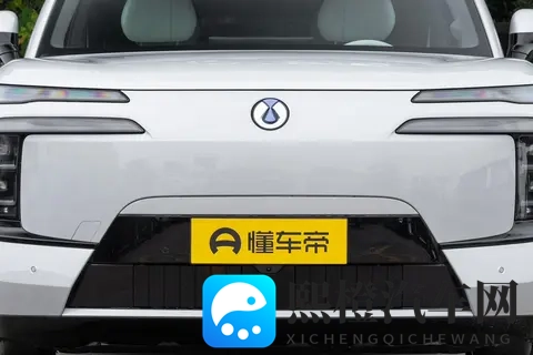 腾势N8L评测:从空间到细节,都让人觉得舒心,适合带家人出行-2