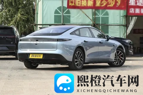 均衡实用之选:2025 款星纪元 ES 增程版 Plus 舒适智享体验-3