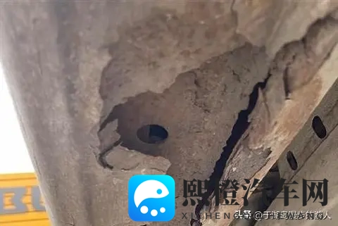 别等底盘锈穿才后悔！3种情况必须喷护甲，避坑技巧直接抄作业-1