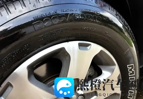 为什么说洗车的时候不要贪小便宜擦轮胎油？-3