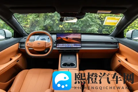 东风奕派 eπ007 + 纯电 650 版:长续航智美轿跑的实用之选-2